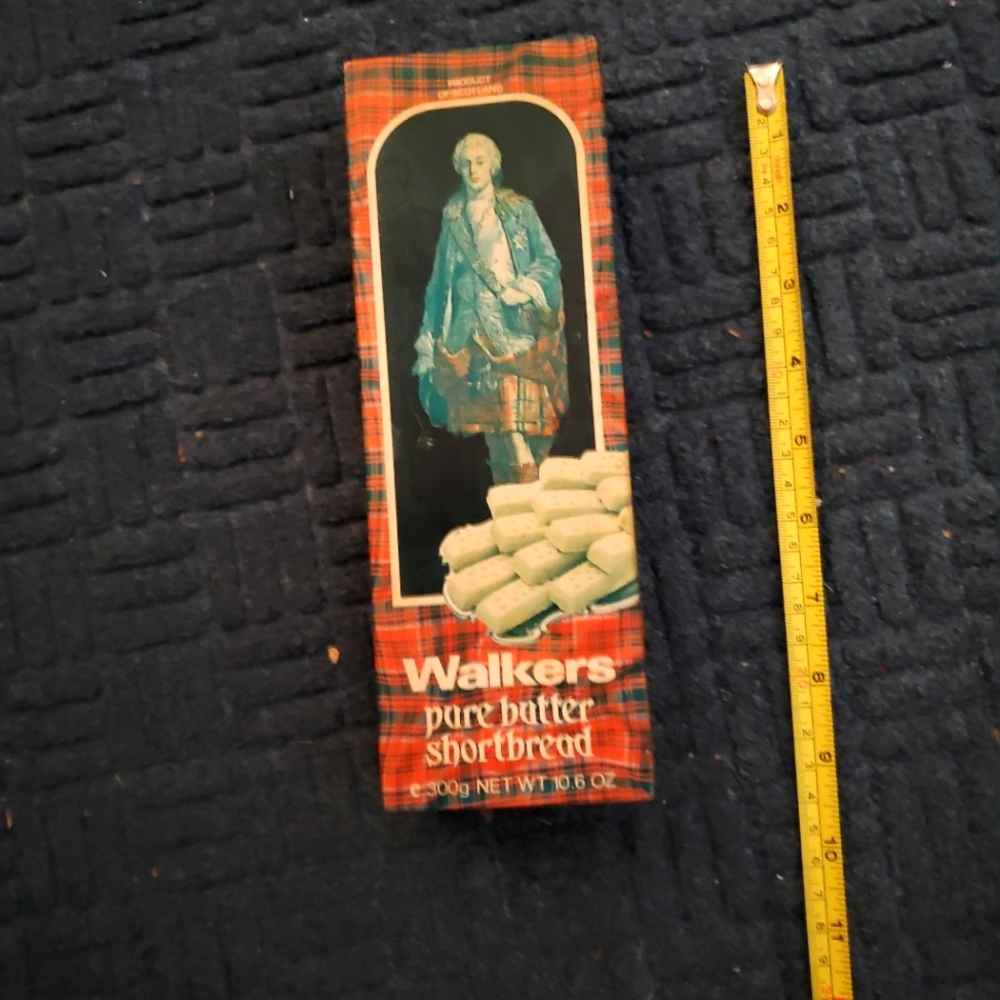 Walkers pure butter shortbread tin